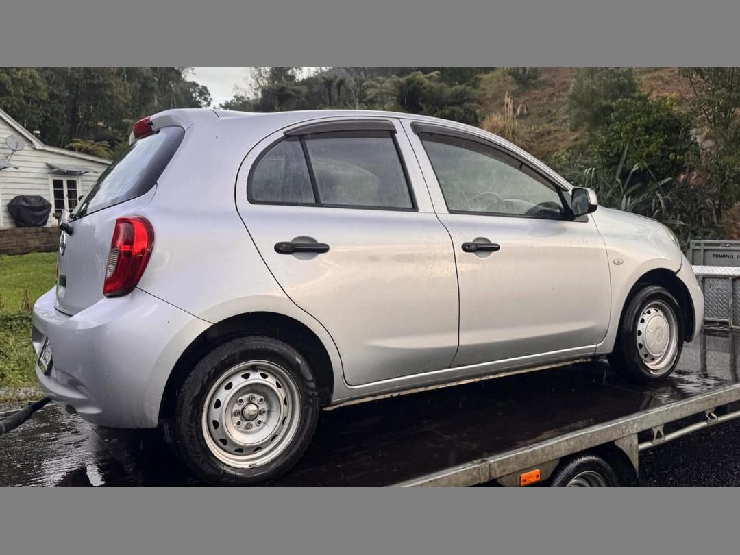 Photo '2' of Nissan March