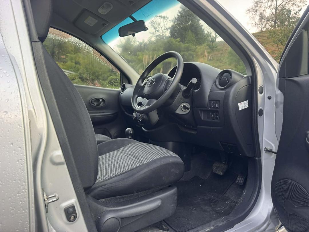 Photo '10' of Nissan March