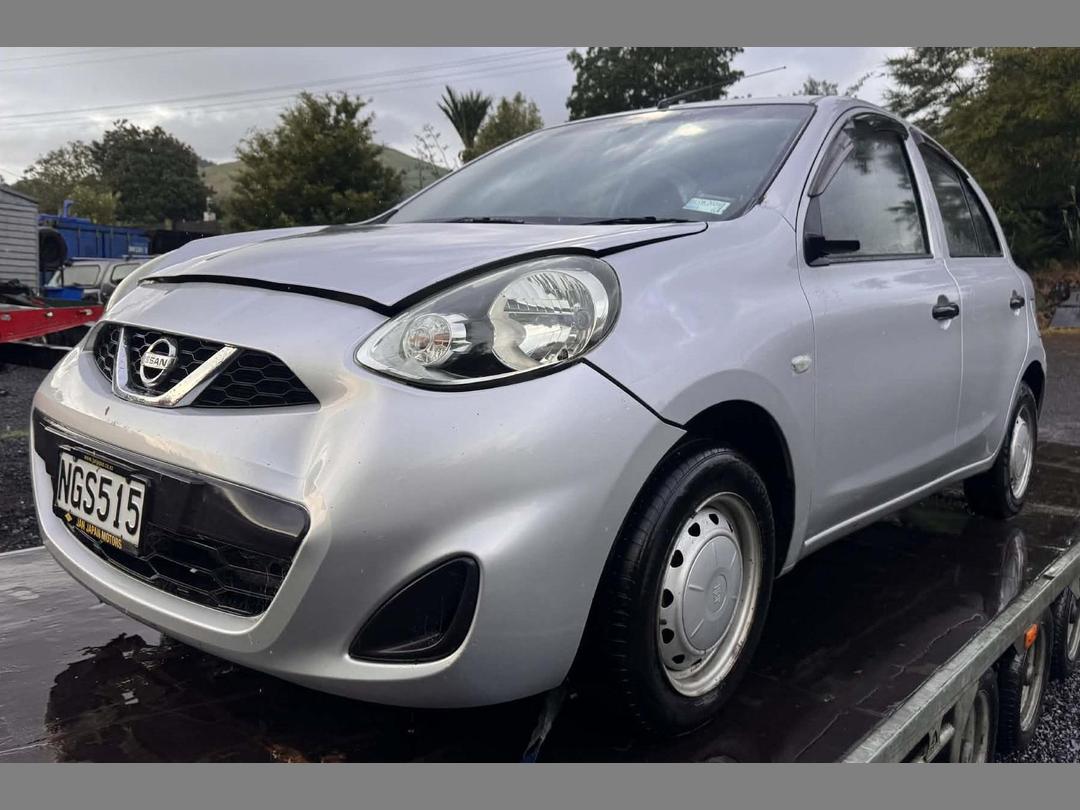 Photo '4' of Nissan March