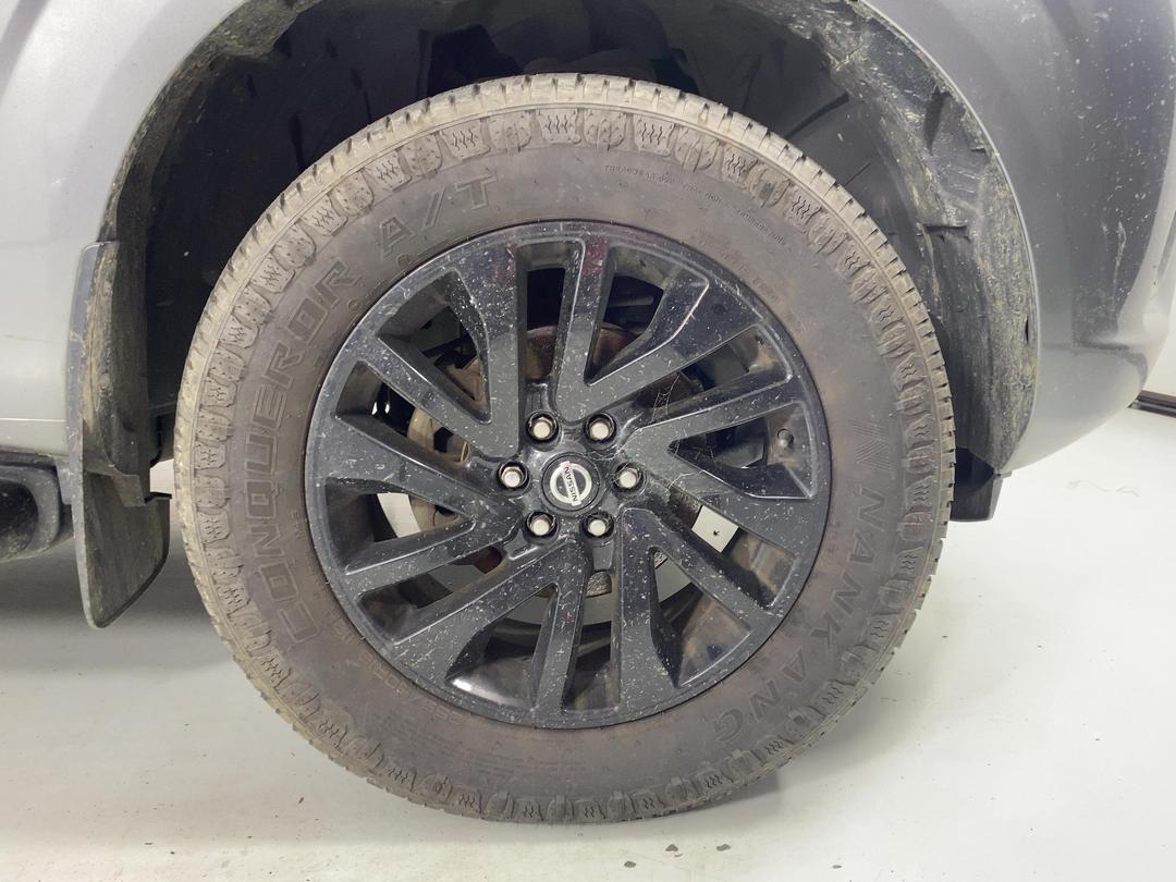 Photo '9' of Nissan Navara