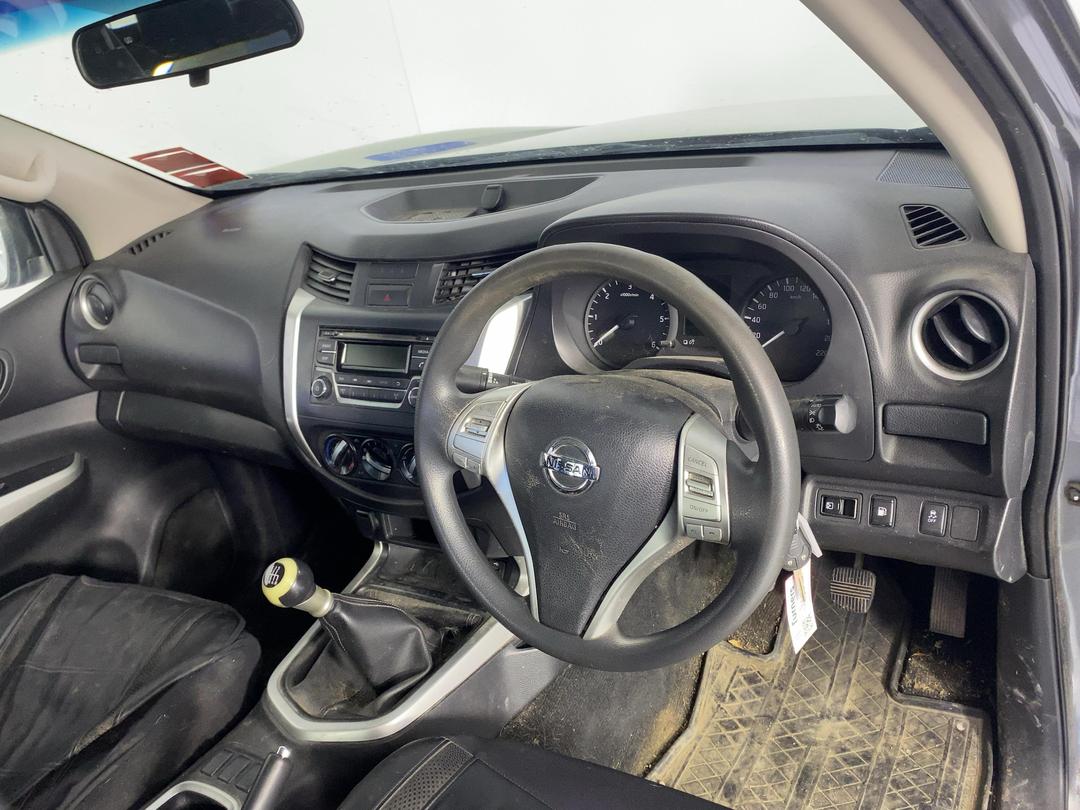 Photo '17' of Nissan Navara