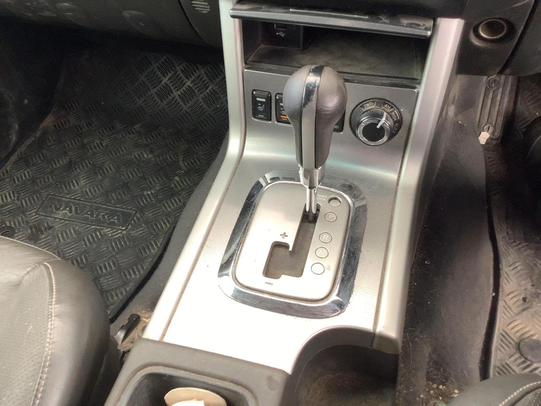 Photo '16' of Nissan Navara D/C ST-X