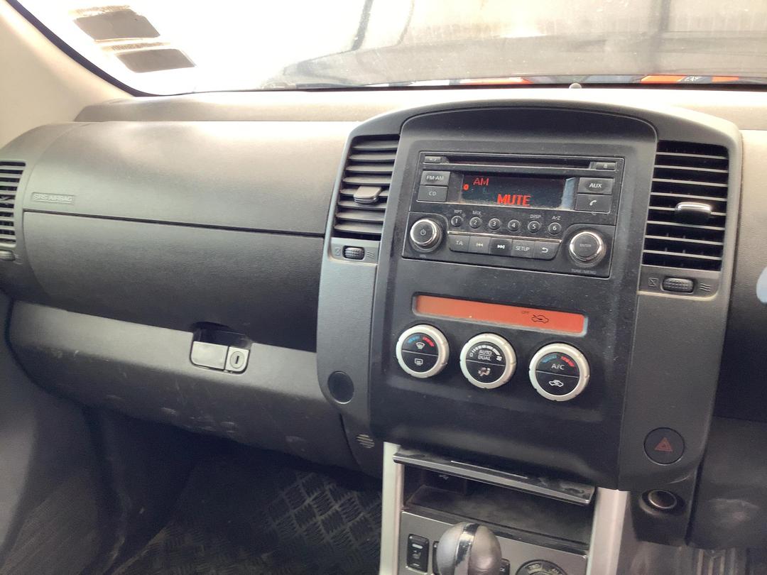 Photo '17' of Nissan Navara D/C ST-X