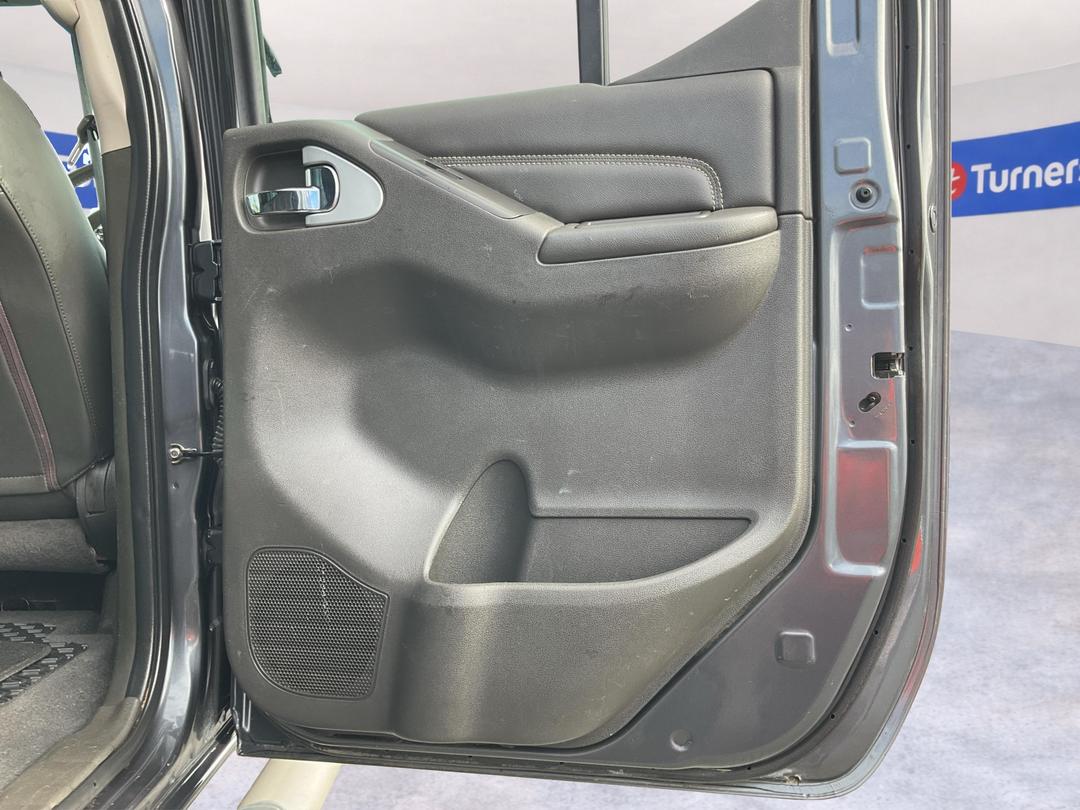 Photo '19' of Nissan Navara