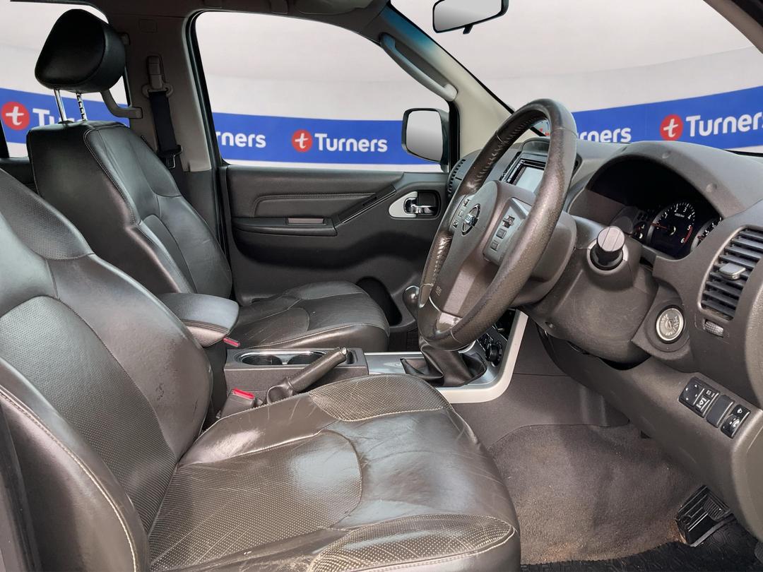 Photo '16' of Nissan Navara