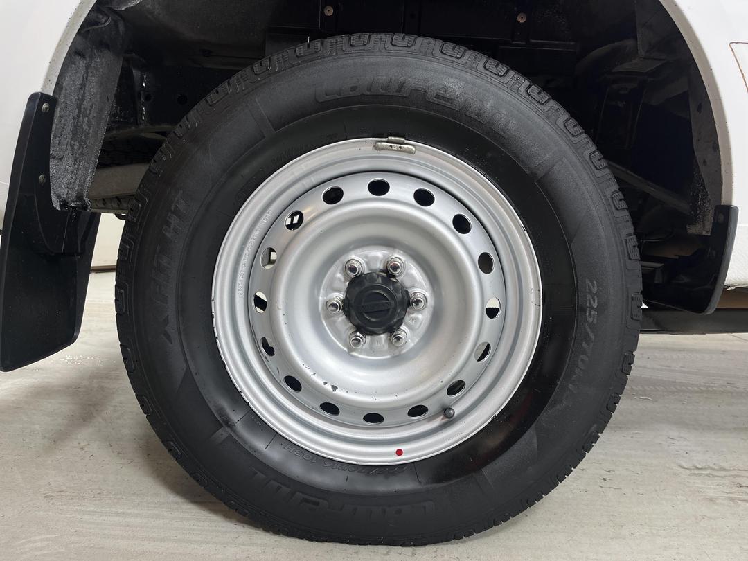 Photo '12' of Nissan Navara