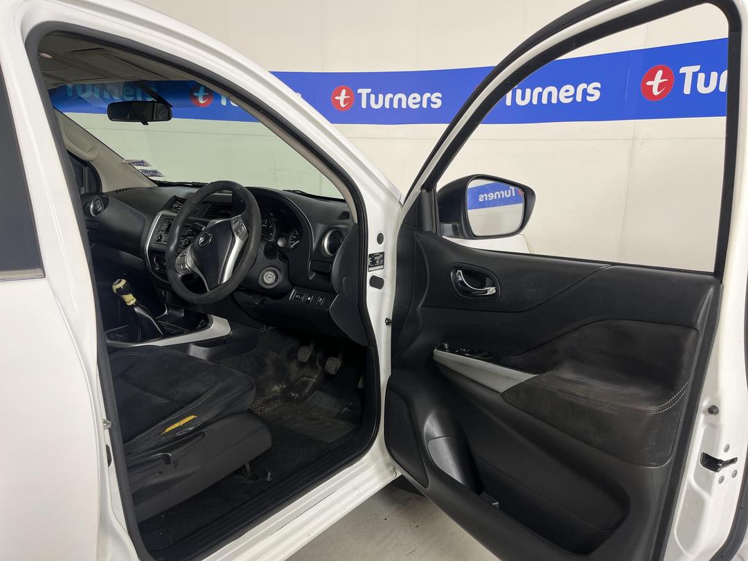 Photo '15' of Nissan Navara