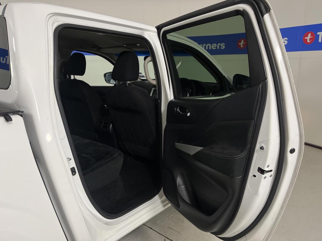 Photo '19' of Nissan Navara