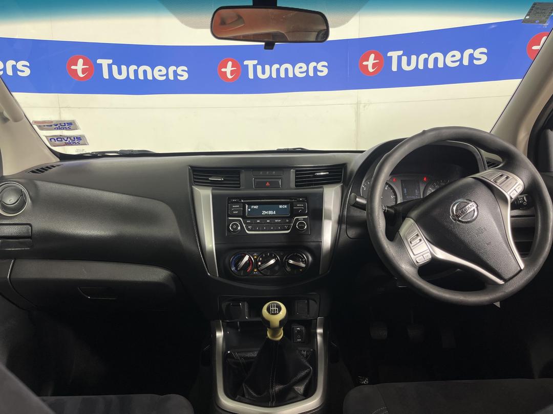 Photo '17' of Nissan Navara