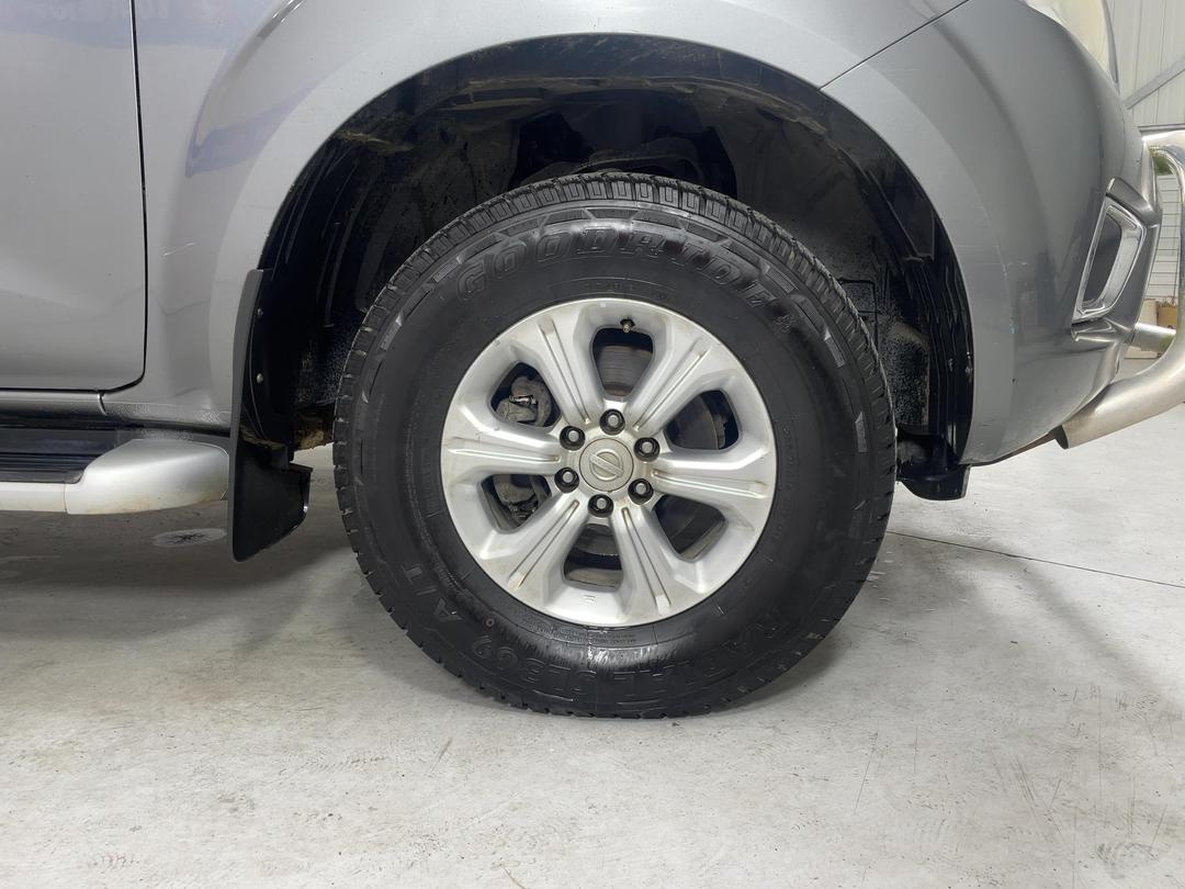 Photo '9' of Nissan Navara