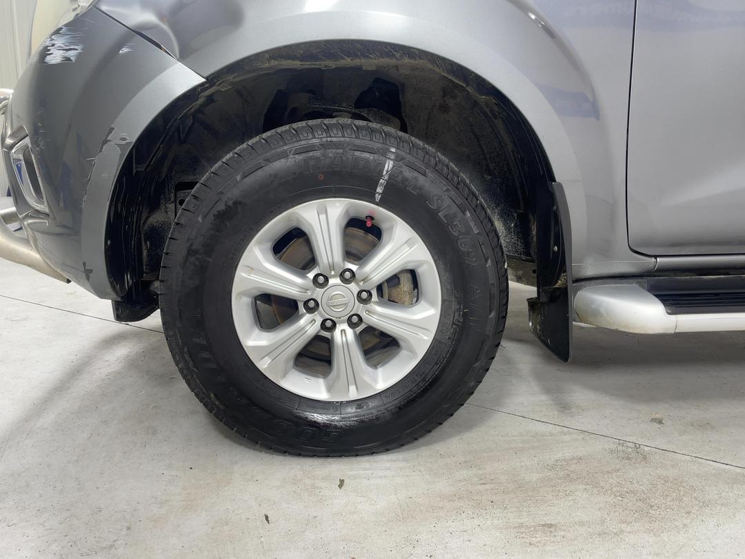 Photo '10' of Nissan Navara