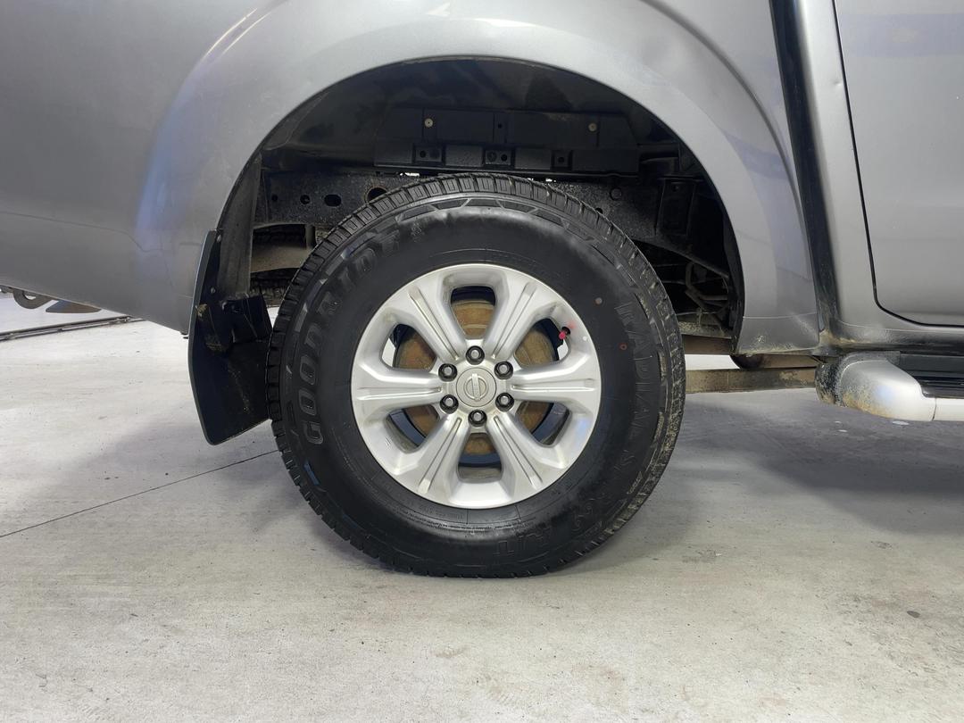 Photo '12' of Nissan Navara