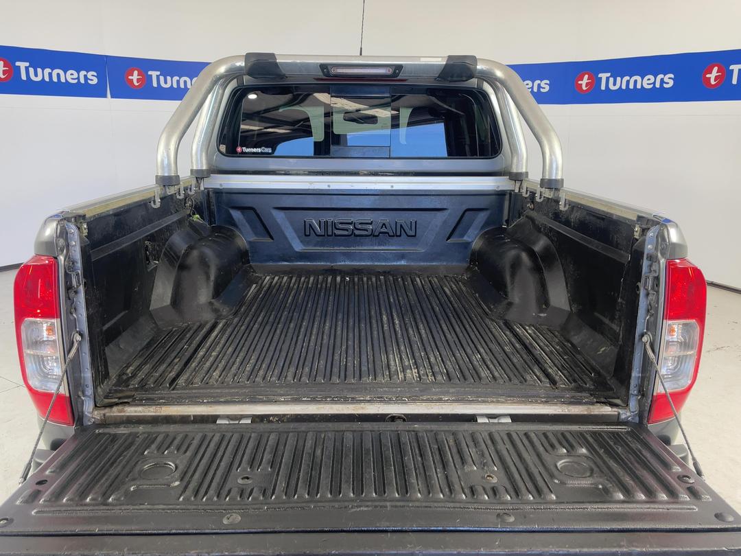 Photo '14' of Nissan Navara