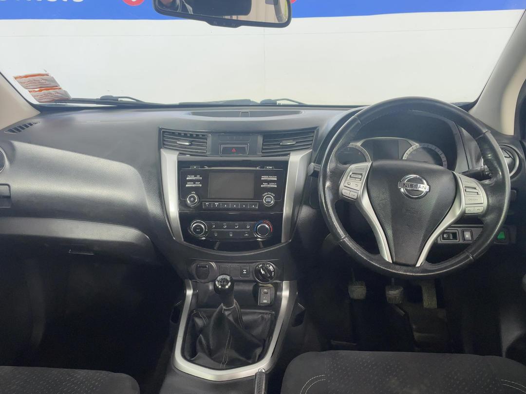 Photo '17' of Nissan Navara