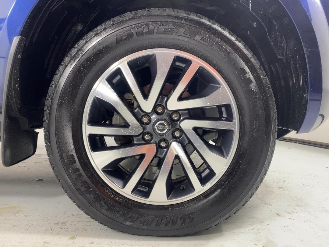 Photo '9' of Nissan Navara