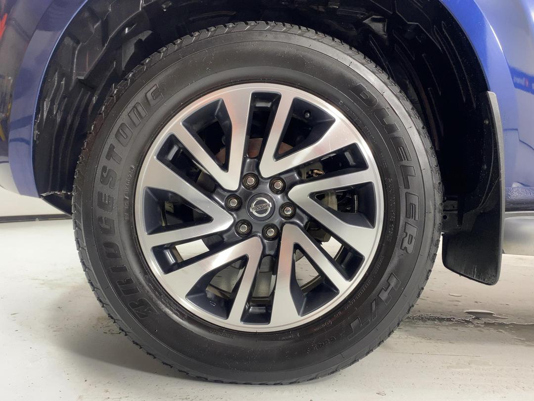 Photo '10' of Nissan Navara