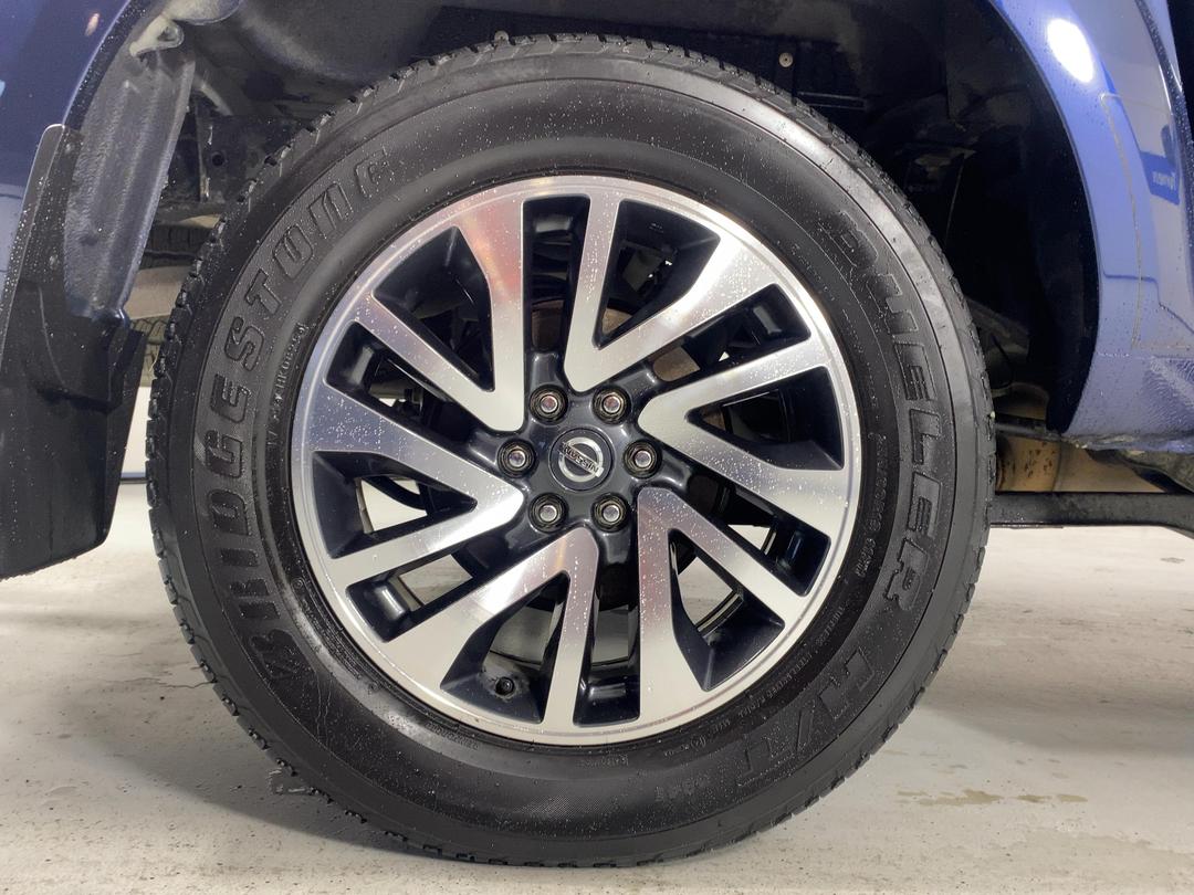 Photo '12' of Nissan Navara