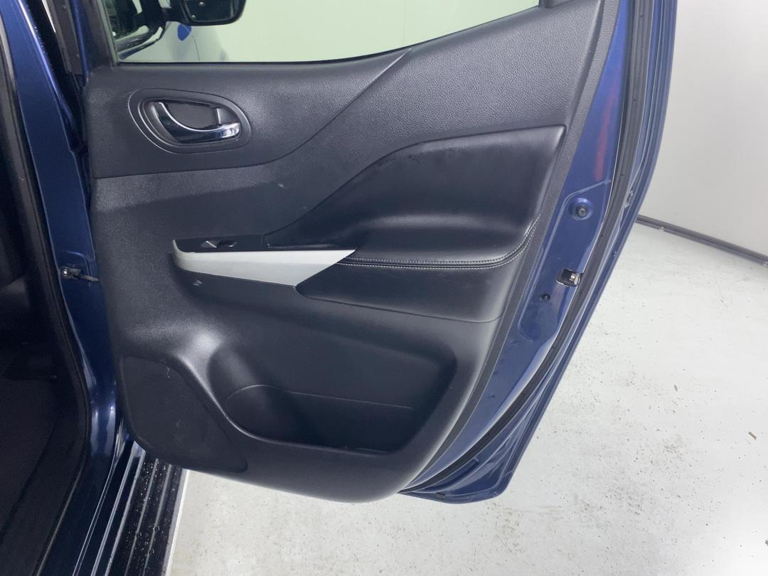 Photo '19' of Nissan Navara