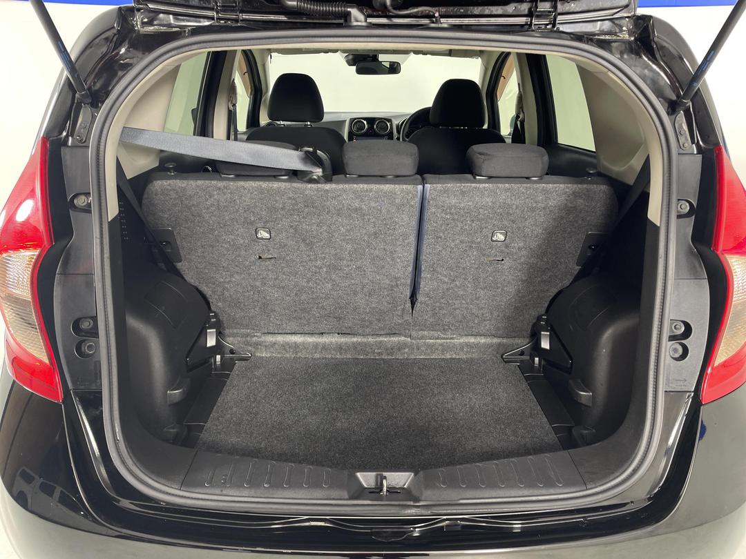 Photo '14' of Nissan Note