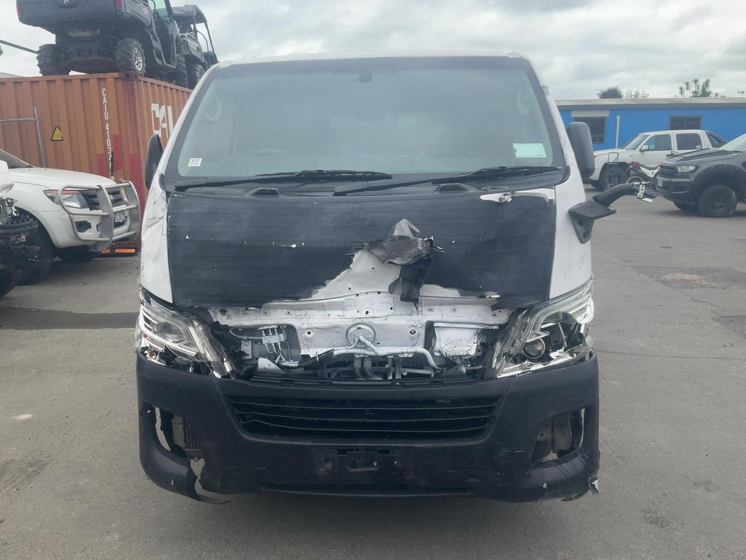 Photo '3' of Nissan NV350 Caravan