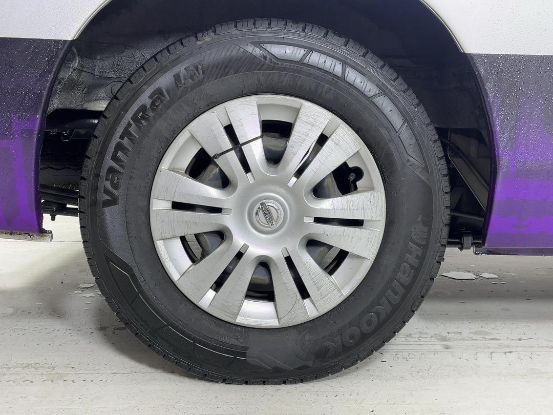 Photo '12' of Nissan NV350
