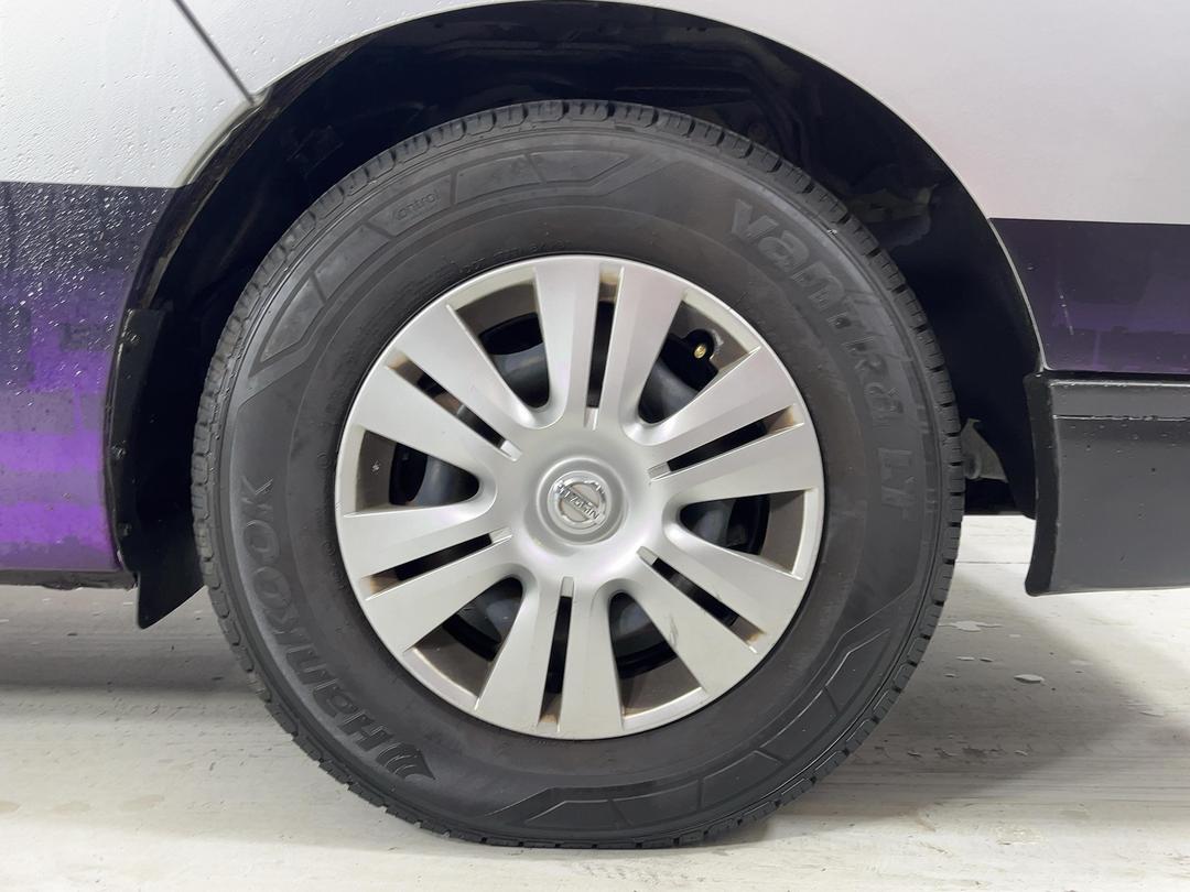 Photo '9' of Nissan NV350