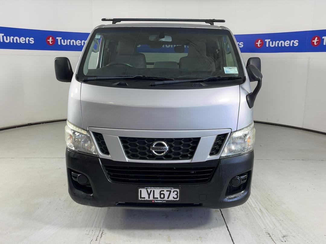 Photo '2' of Nissan NV350