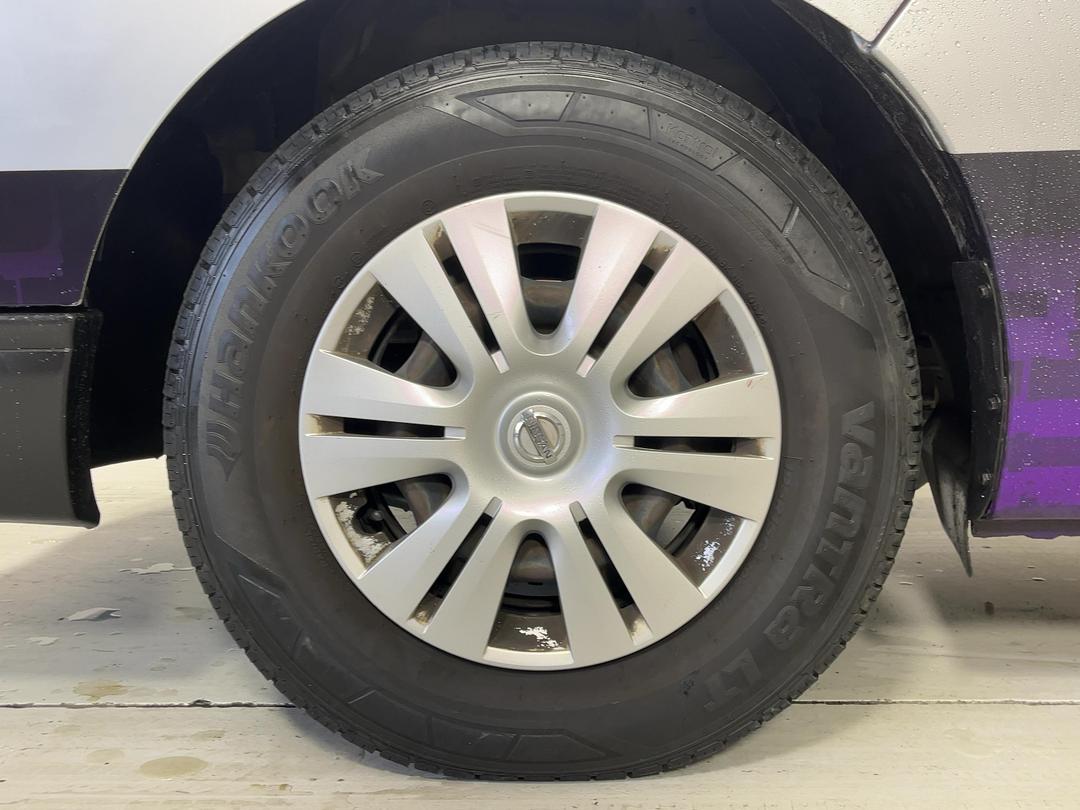 Photo '10' of Nissan NV350