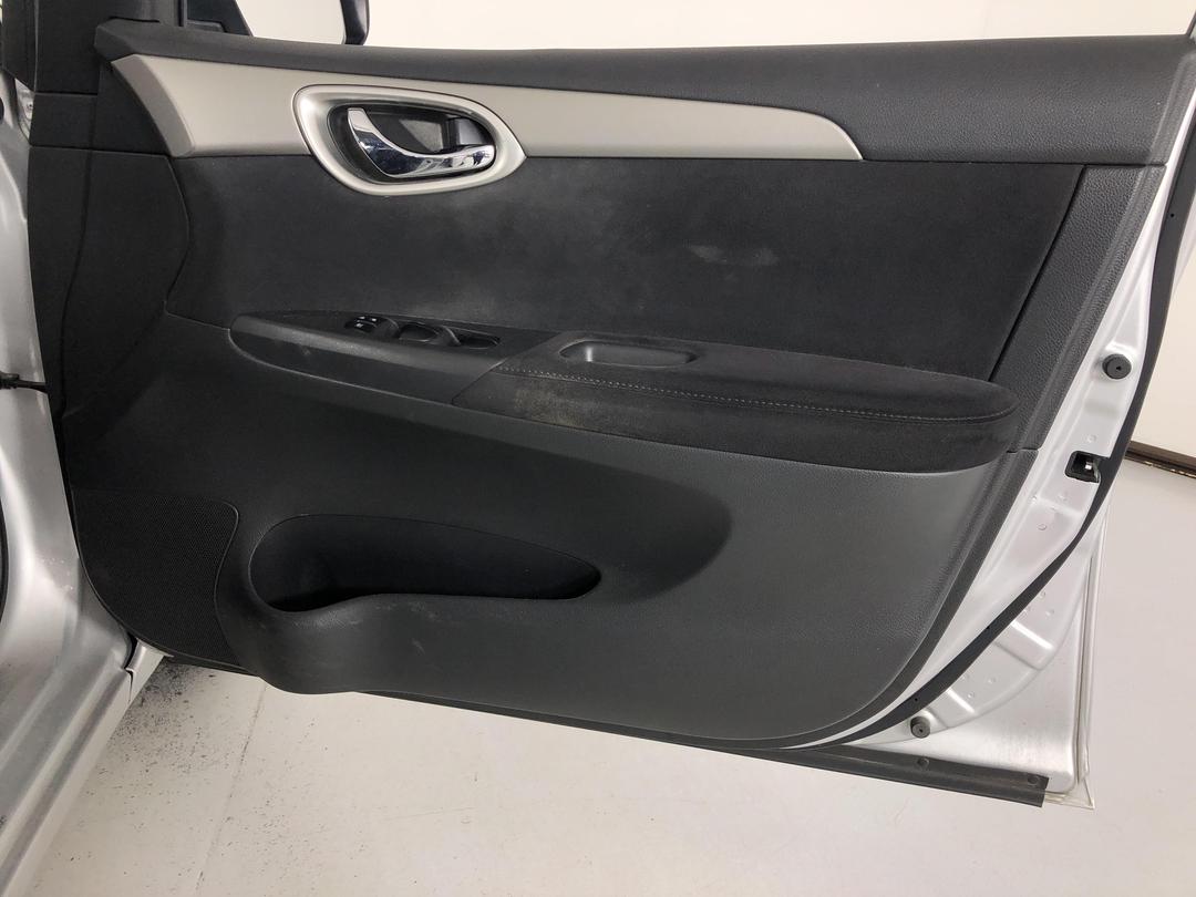 Photo '13' of Nissan Pulsar ST