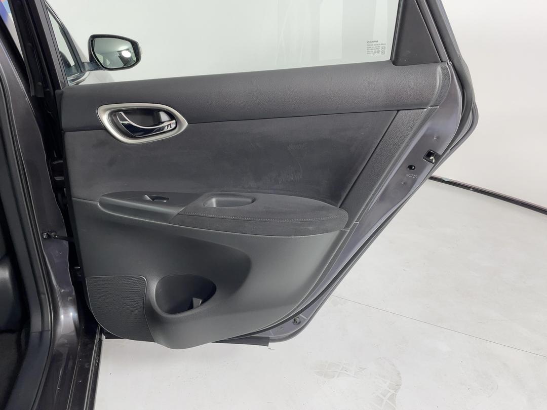 Photo '19' of Nissan Pulsar