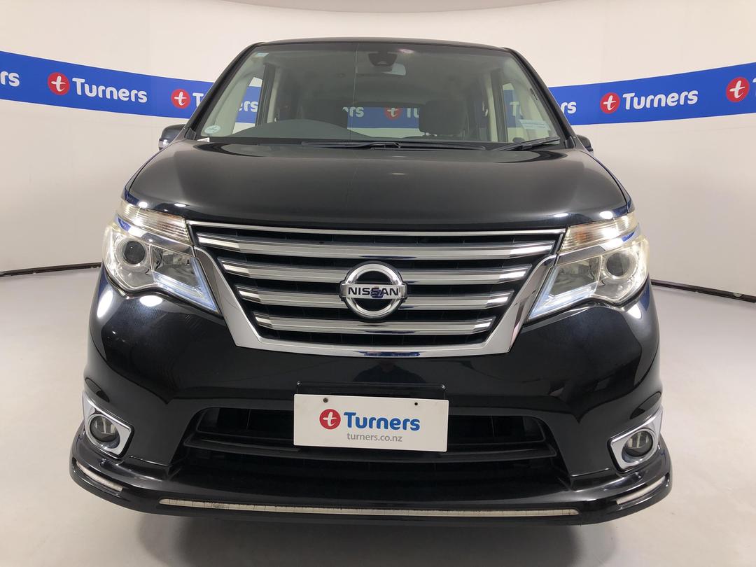 Photo '2' of Nissan Serena