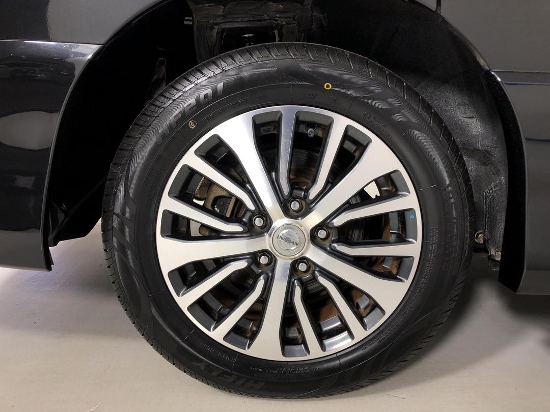 Photo '12' of Nissan Serena