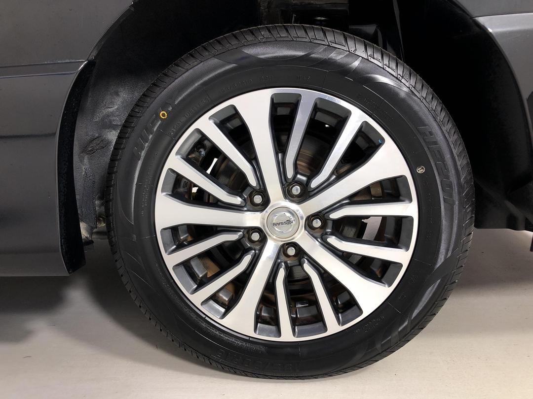 Photo '11' of Nissan Serena