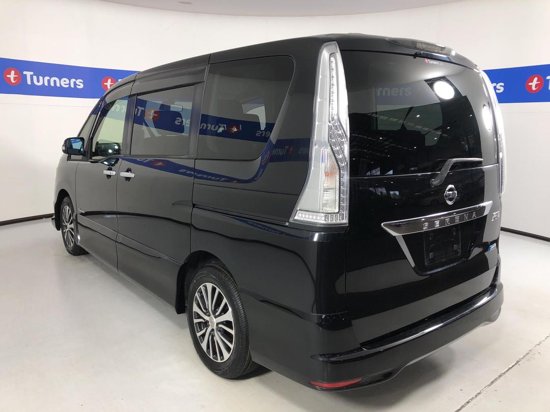 Photo '5' of Nissan Serena