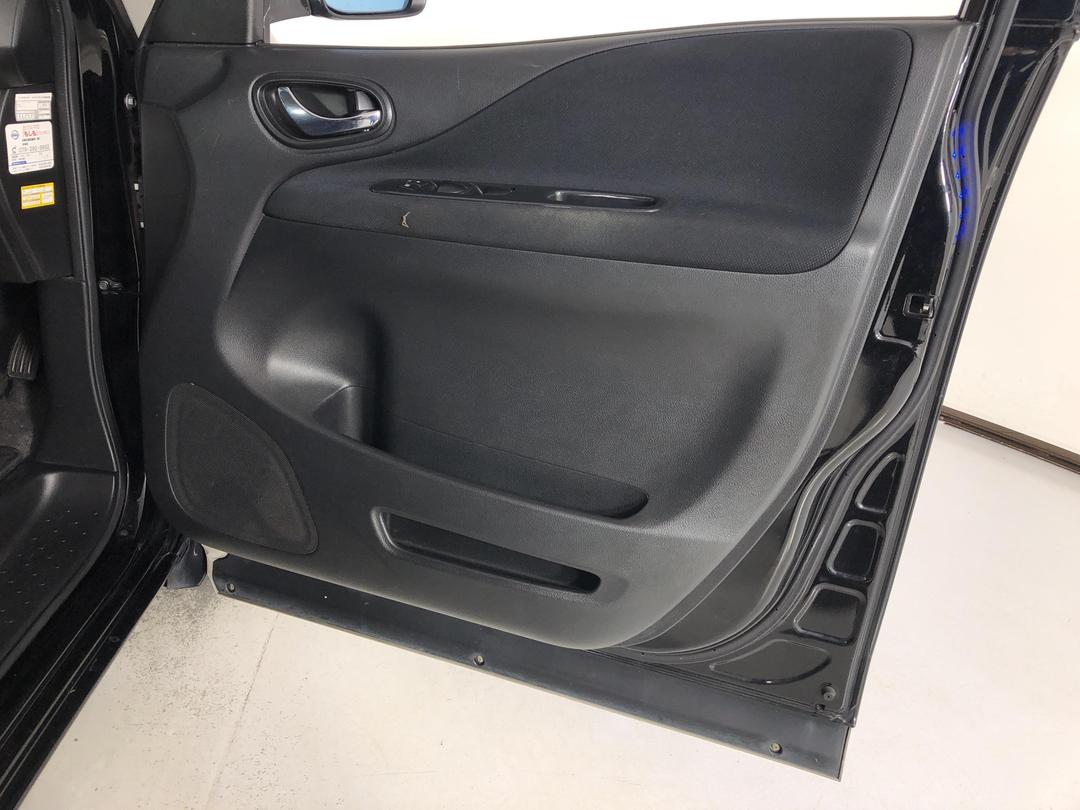 Photo '15' of Nissan Serena