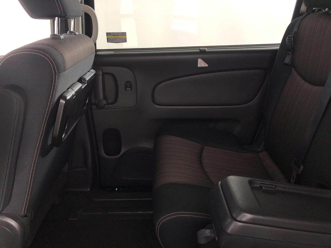 Photo '19' of Nissan Serena