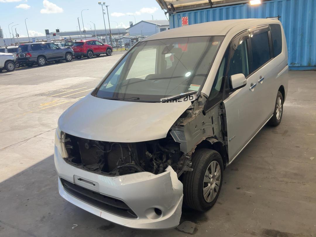 Photo '5' of Nissan Serena Photo '5' of Nissan Serena