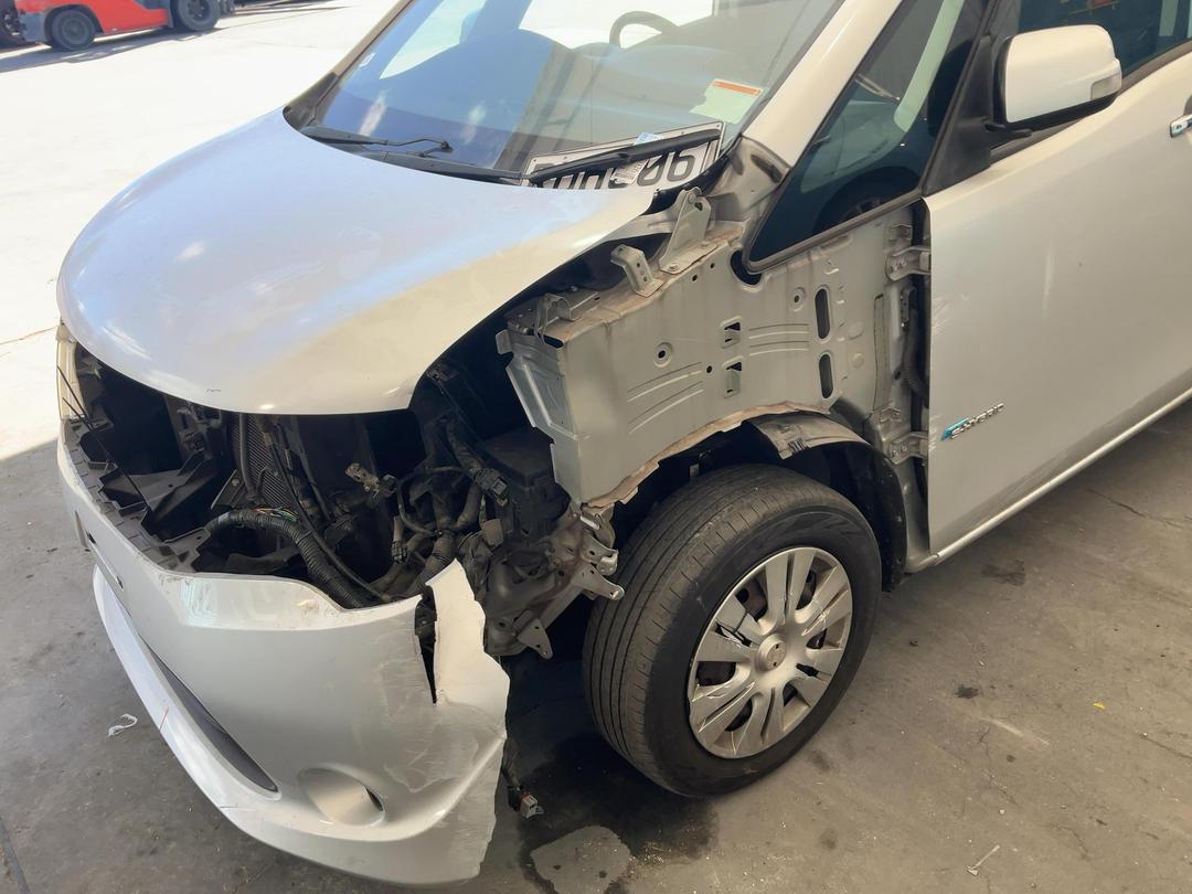 Photo '6' of Nissan Serena Photo '6' of Nissan Serena