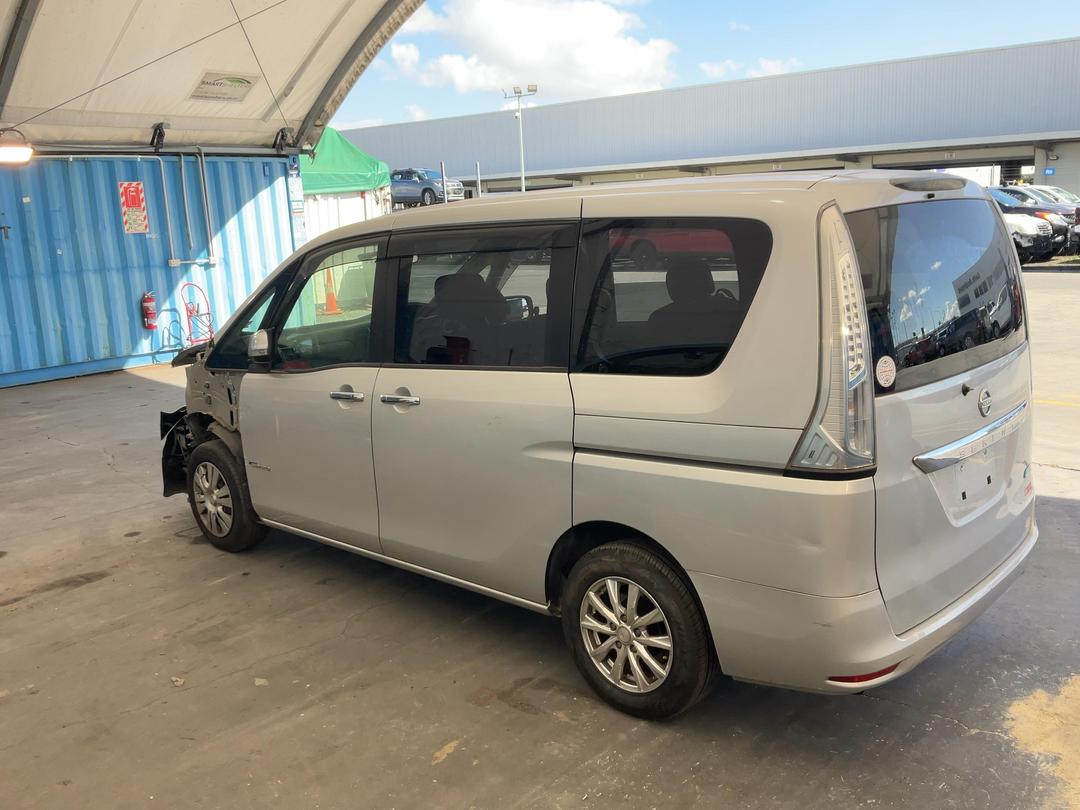 Photo '9' of Nissan Serena Photo '9' of Nissan Serena