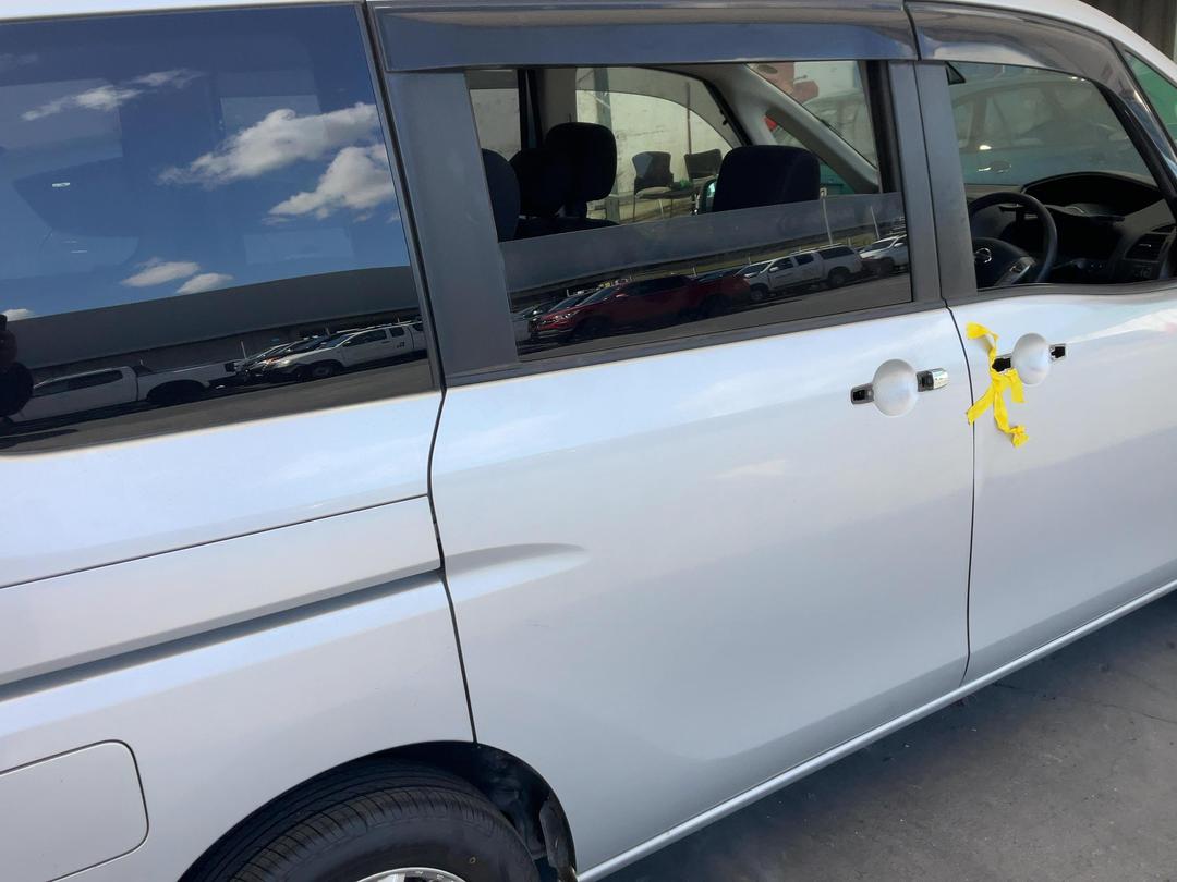 Photo '15' of Nissan Serena Photo '15' of Nissan Serena