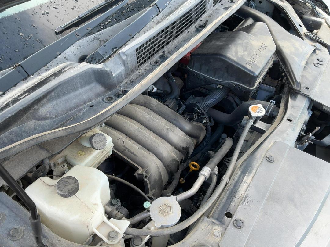Photo '13' of Nissan Serena Photo '13' of Nissan Serena