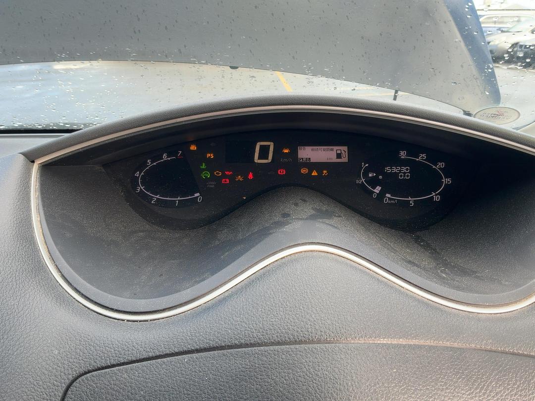 Photo '15' of Nissan Serena Photo '15' of Nissan Serena