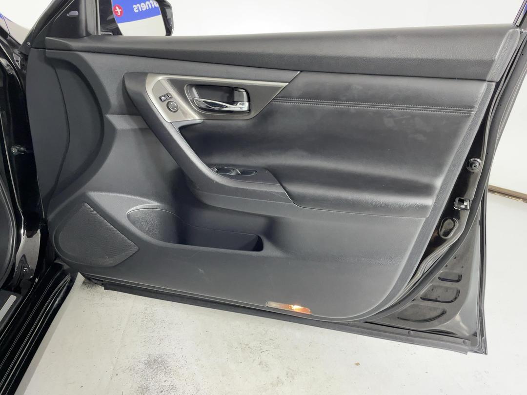 Photo '15' of Nissan Teana