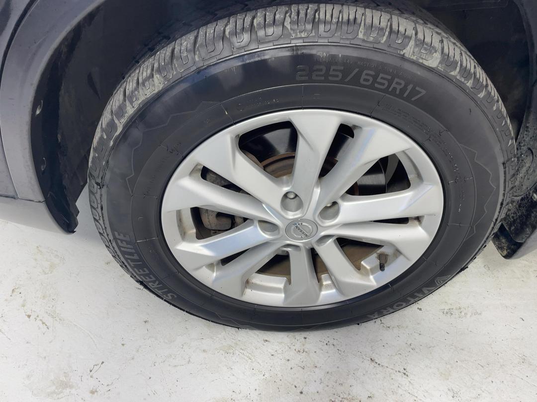 Photo '10' of Nissan X-Trail