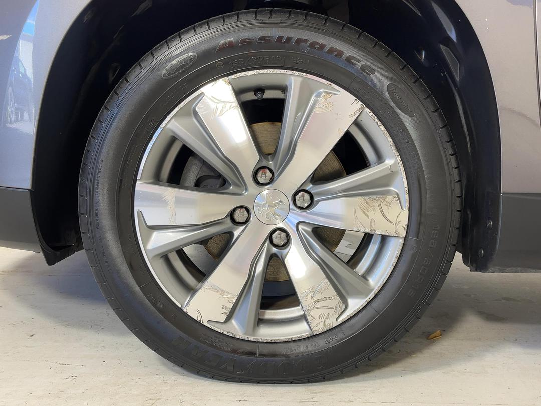 Photo '10' of Peugeot 2008