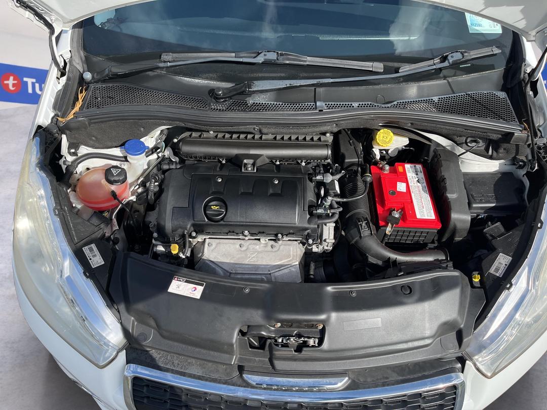 Photo '13' of Peugeot 208