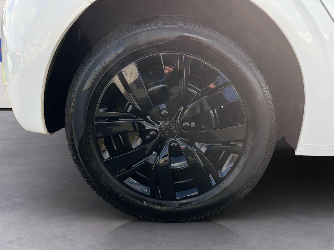 Photo '12' of Peugeot 208