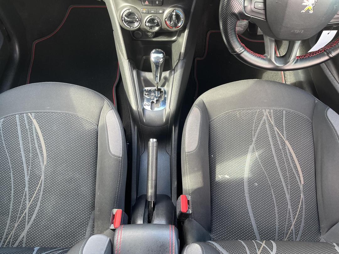 Photo '18' of Peugeot 208