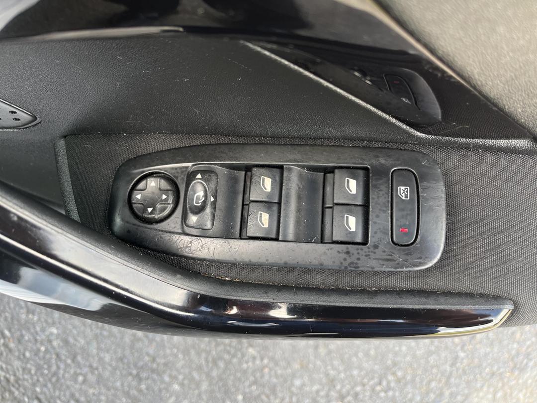 Photo '23' of Peugeot 208