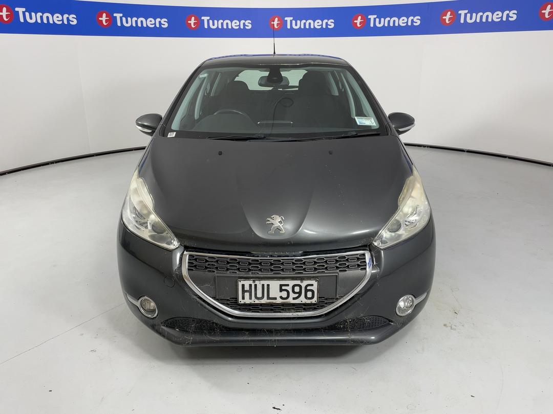 Photo '2' of Peugeot 208 Allure Photo '2' of Peugeot 208 Allure